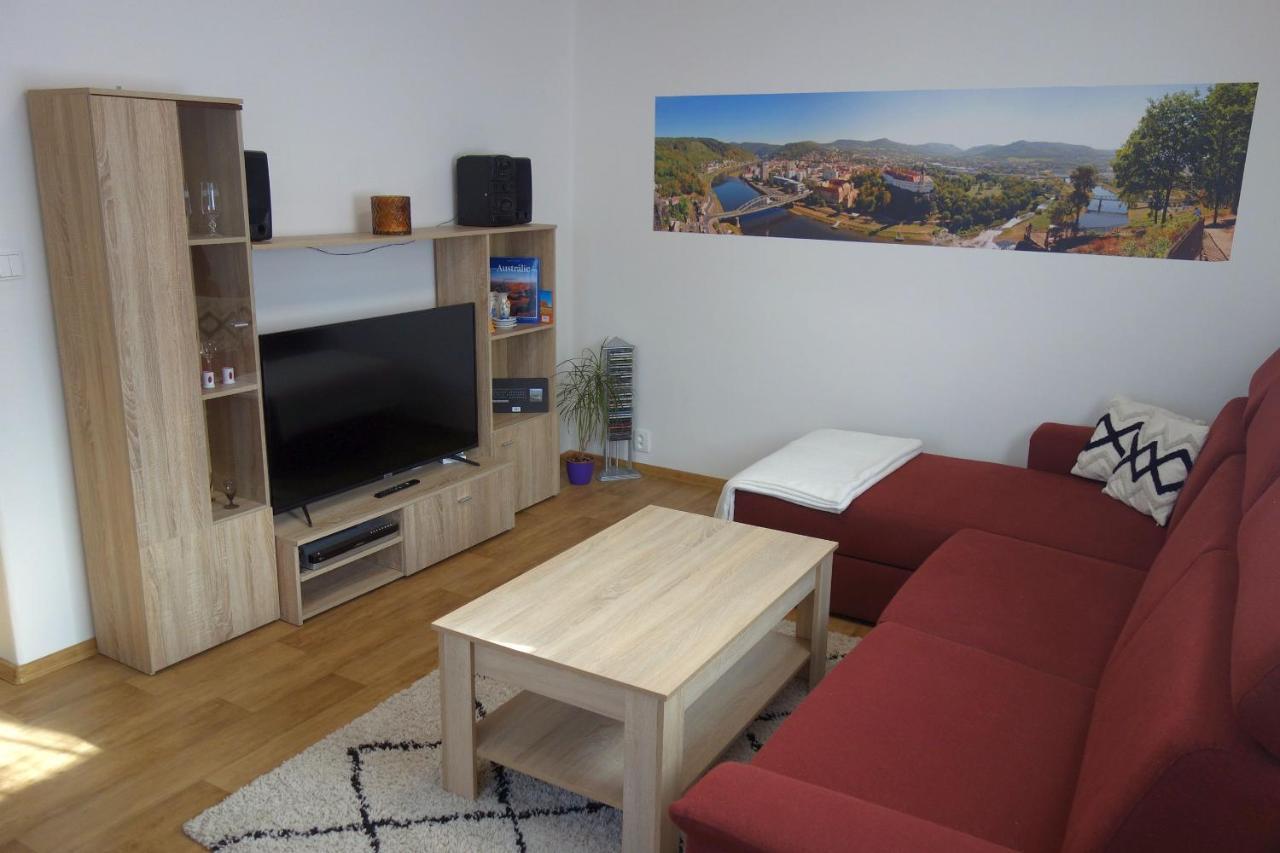 Pod Chlumem - útulný byt v blízkosti centra s terasou a grilem Decin Exterior foto