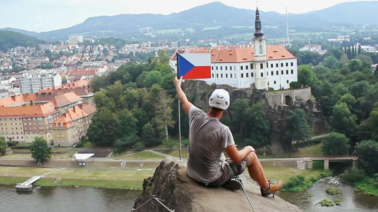 Pod Chlumem - útulný byt v blízkosti centra s terasou a grilem Decin Exterior foto